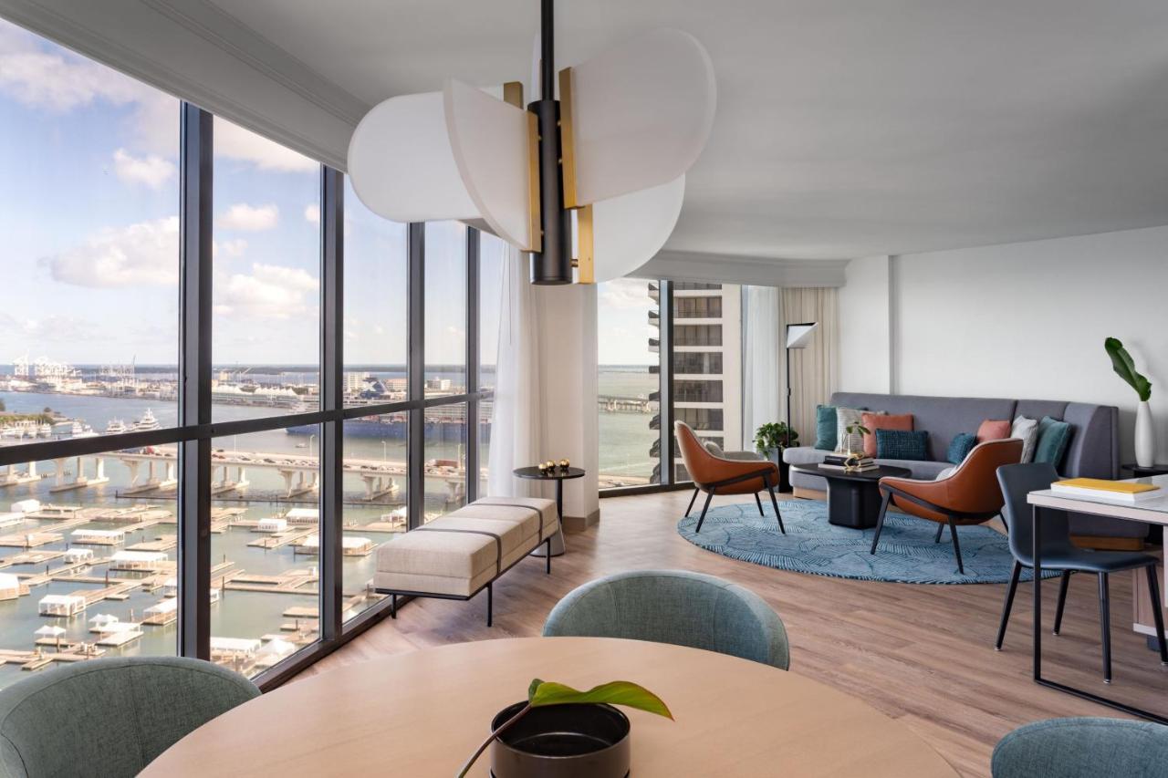 Отель Miami Marriott Biscayne Bay Экстерьер фото