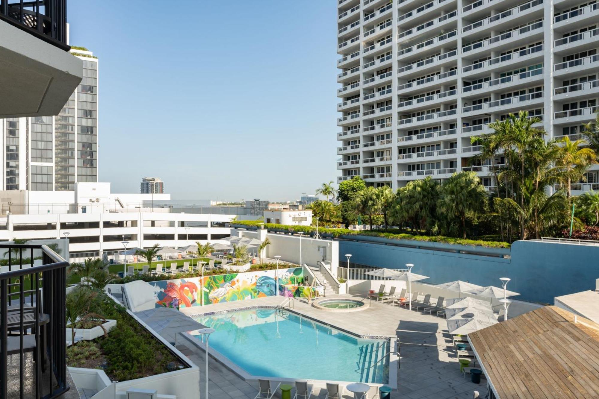 Отель Miami Marriott Biscayne Bay Экстерьер фото