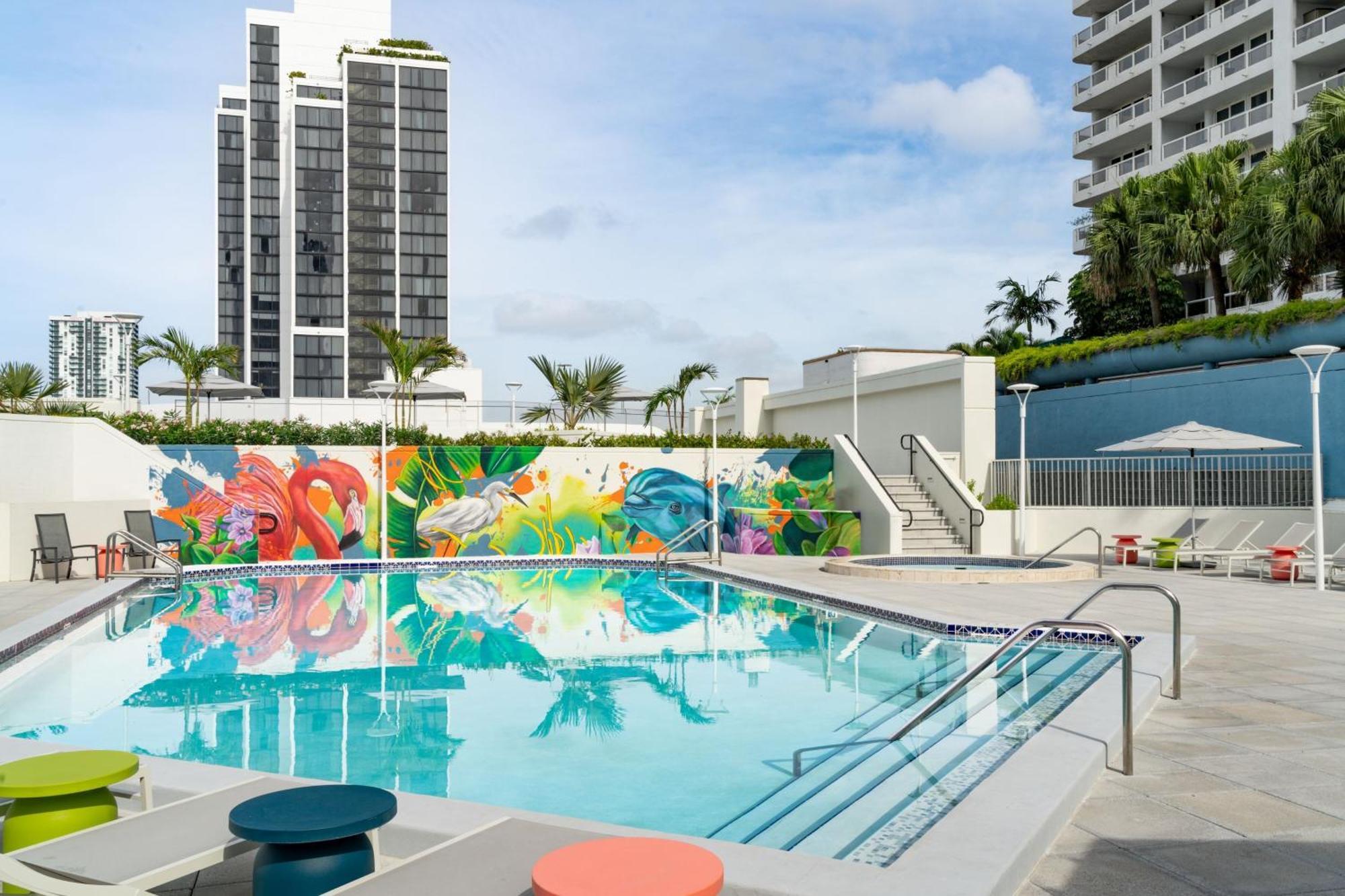 Отель Miami Marriott Biscayne Bay Экстерьер фото