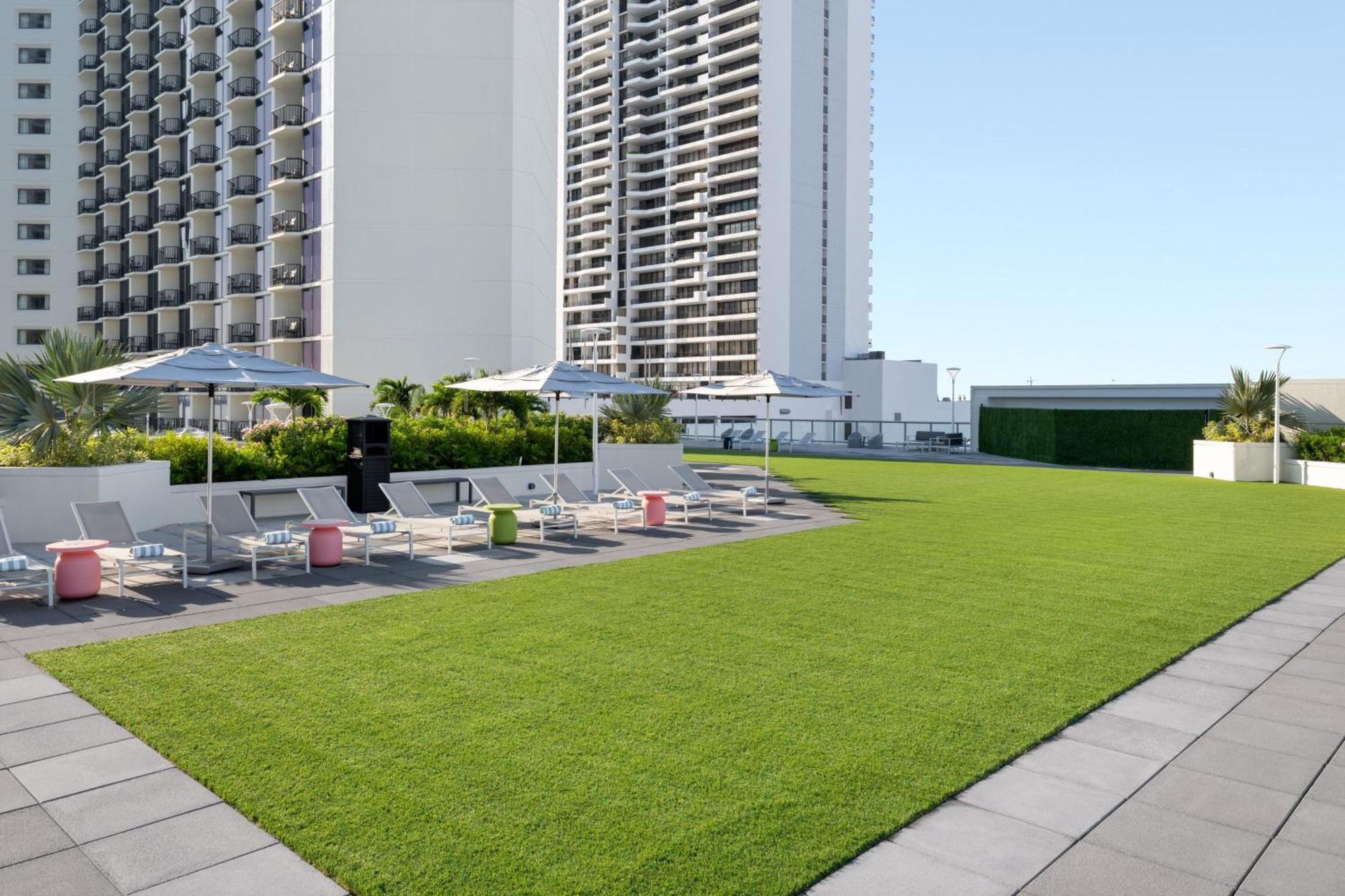 Отель Miami Marriott Biscayne Bay Экстерьер фото