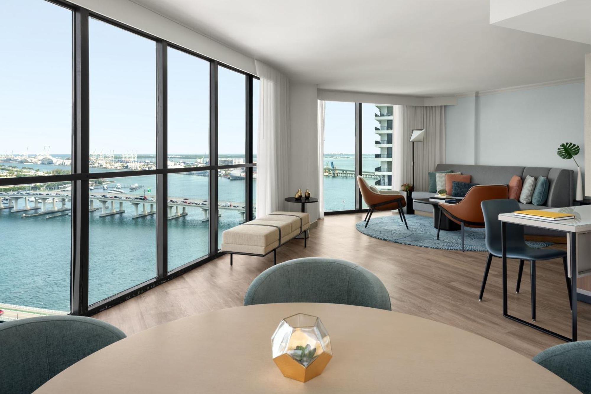 Отель Miami Marriott Biscayne Bay Экстерьер фото